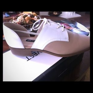 Two-Toned Tailored Womens Flats